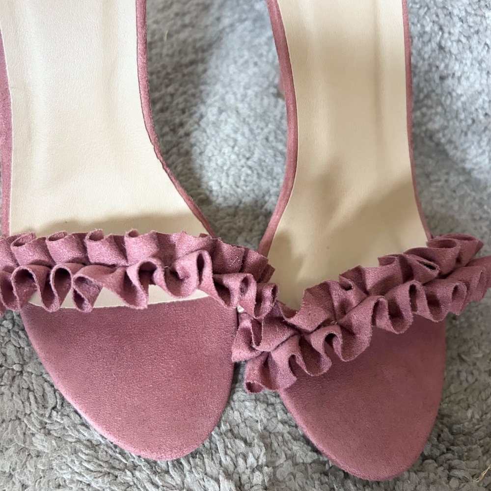 Size 9 Ruffle-trimmed heels - Picture 4 of 5